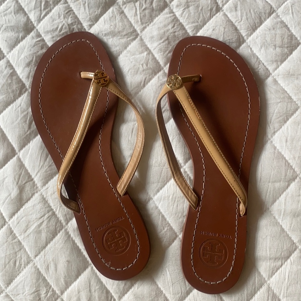 Tan Tory Burch flip flops